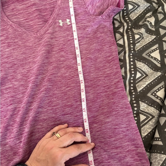 Under Armour Heat Gear pink Short Sleeve T-Shirt women’s small. - Picture 6 of 6